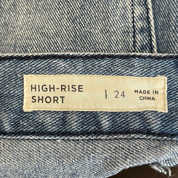 Bullhead Denim high rise shorts in a size 24 - Picture 4 of 12